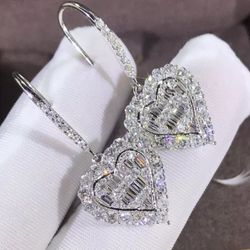 Pretty Herat Shaped Earing