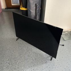 43in TCL Roku TV