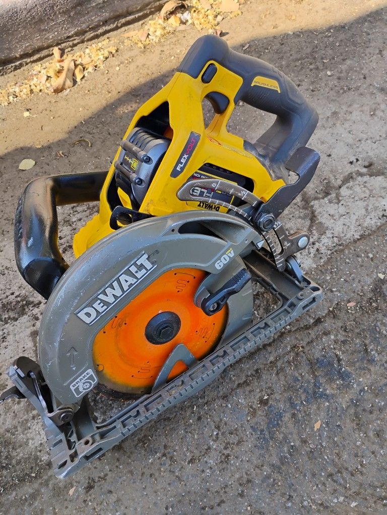 DeWalt 71/4 Circular Saw Flex Volt