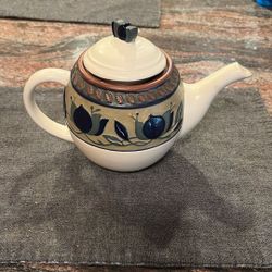 Arabella by MIKASA Tea Pot With Lid