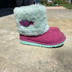 Girls Uggs Boots. Size 4