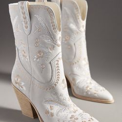 New Anthropologie Dolce Vita Embroidered Floral All Leather Western Cowgirl Boots Women Size 7.5