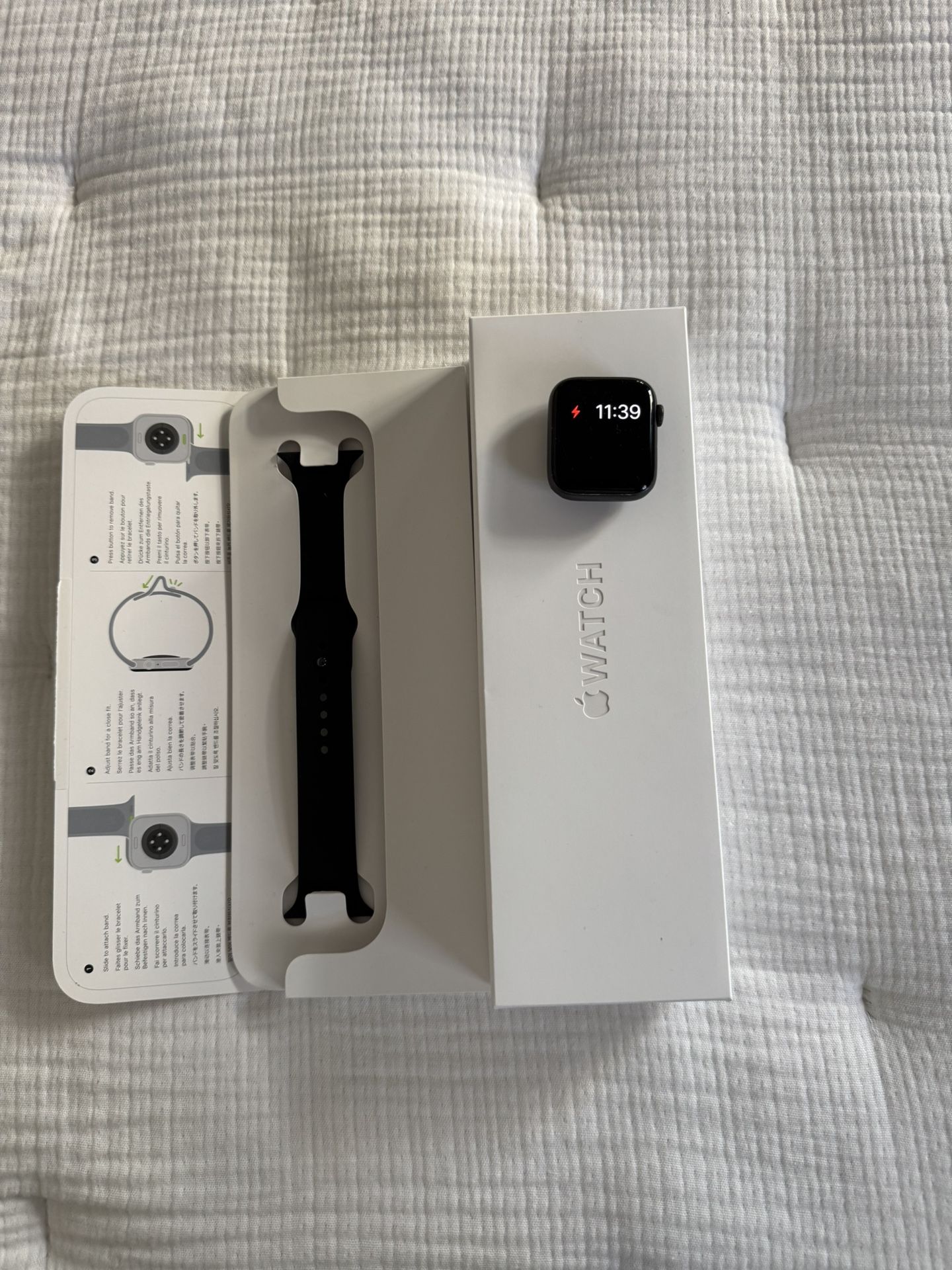 Apple Watch SE 44 mm GPS, Like New W/ Box