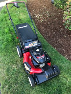 troy built Honda engine self-propelled, lawnmower