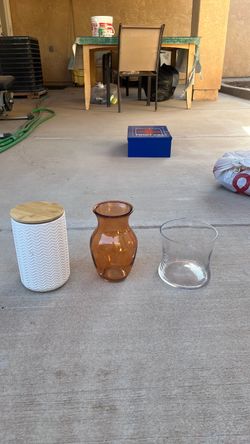 2 floreros y 1 frasco para guardar