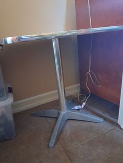 Retro metal table