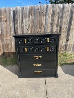 Dresser 41”W x 21”D x 43”H