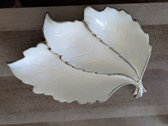 Vintage Ceramic Leaf Serving Dish - Silver Trim Divided Bowl
​الو