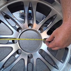 Universal Tire And Rim  5 Lug 