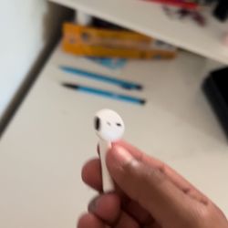 Right AirPod Gen 1
