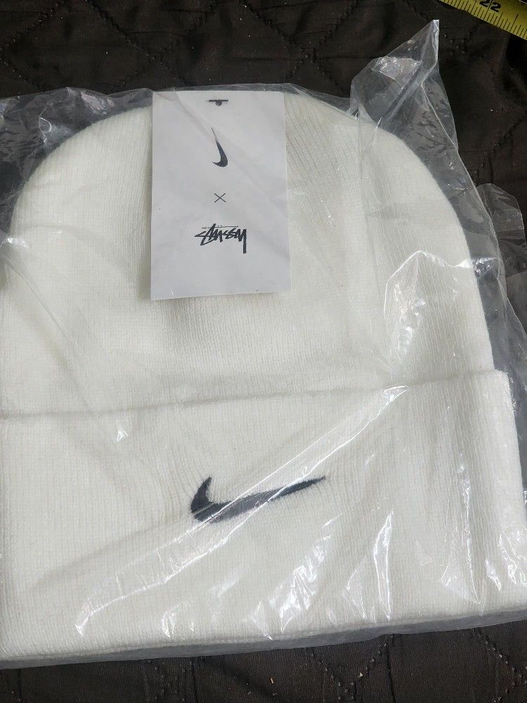 DN2191-010 MENS NIKE X STUSSY CUFF BEANIE