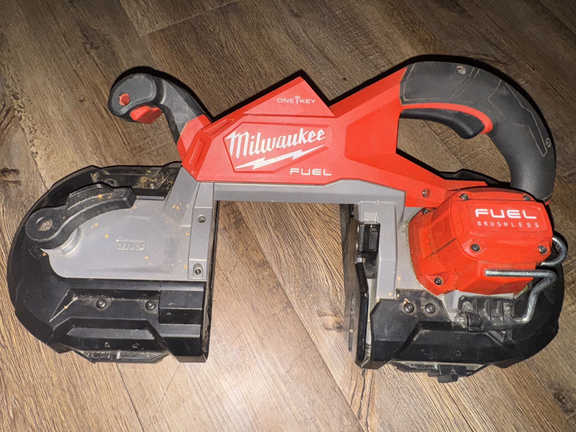 Milwaukee M18 FUEL Cordless Band Saw (Deep-Cut / Compact)