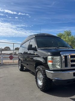 2011 Ford E-Series Wagon
