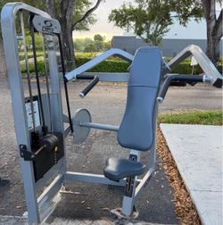 Cybex shoulder press