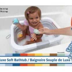 🛁  Hopscotch  Lane Deluxe Baby Bathtub -$40