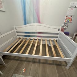 Day Bed with Trundle