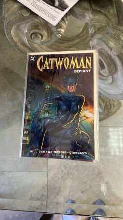 Batman: Cat Woman Defiant