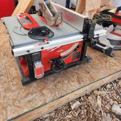 Milwaukee M18 Fuel 8 1/4" Table Saw With "One Key"