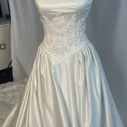 Beautiful Wedding Dress Brand New Size 8 Paid $1,200 Asking $500 0bo 