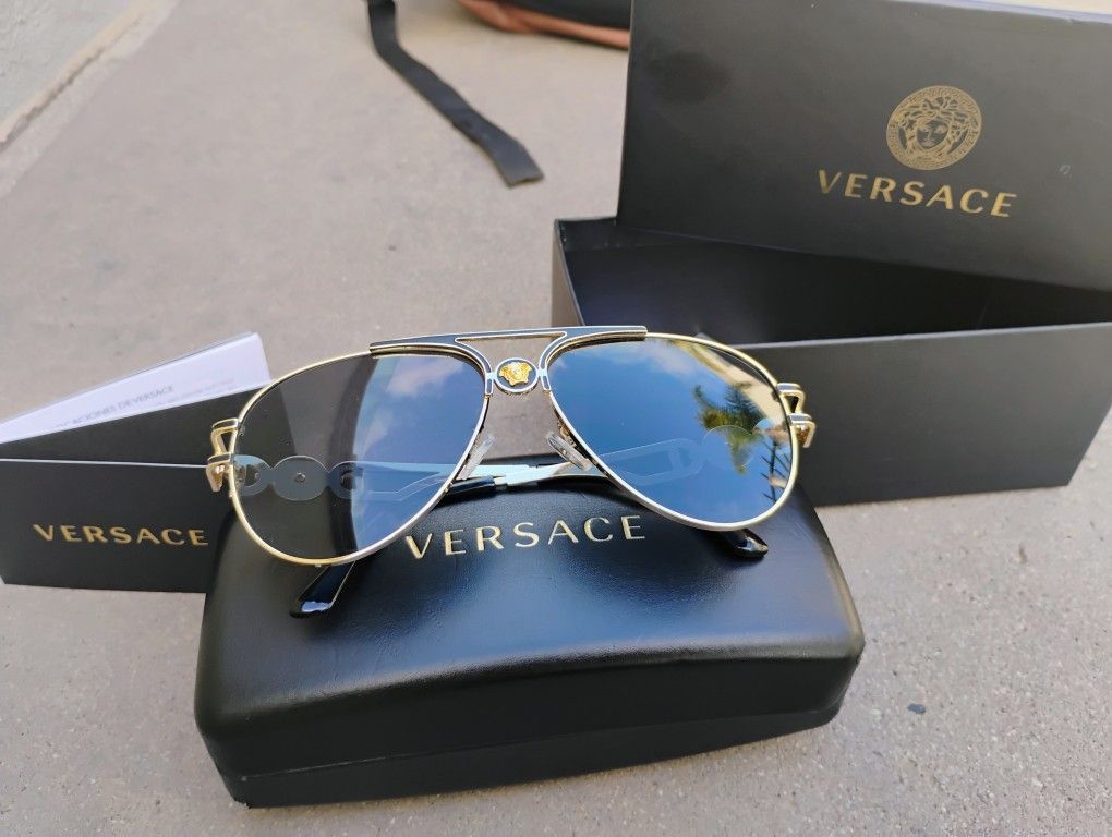 Versace Unisex Sunglasses For The Low..