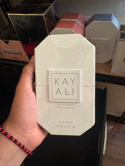 Kayali Vanilla Candy Rock Sugar 42 EDP 100ml