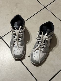 Air Jordan 1 Mid GS 'Light Smoke Grey'