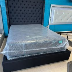 Queen Bed Frame Whit Mattress Pillow Top