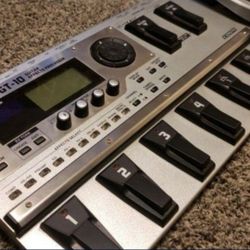 BOSS GT-10 Multi-Effects Pedal
