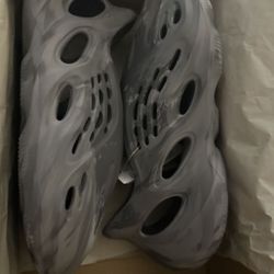 Mx Granite Yeezy Foam Rnr
