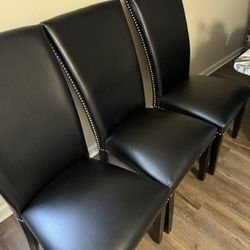 6 Dining Chairs Great Condition