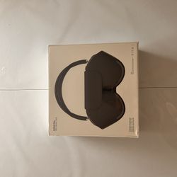 Airpod Max headphones 