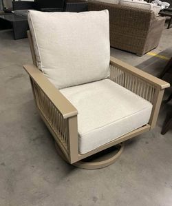 Outdoor Patio Furniture Aluminum Swivel Chair *New*