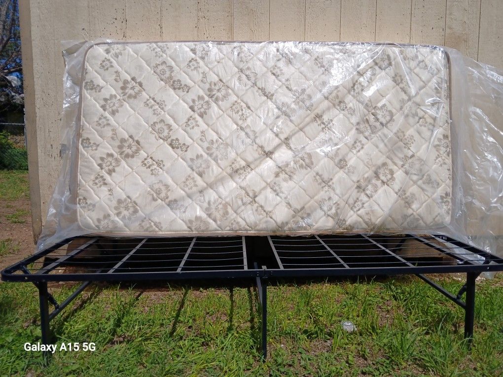Twin Size Beds