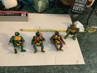Teenage Mutant Ninja Turtles 1988 with their accessories all one price
