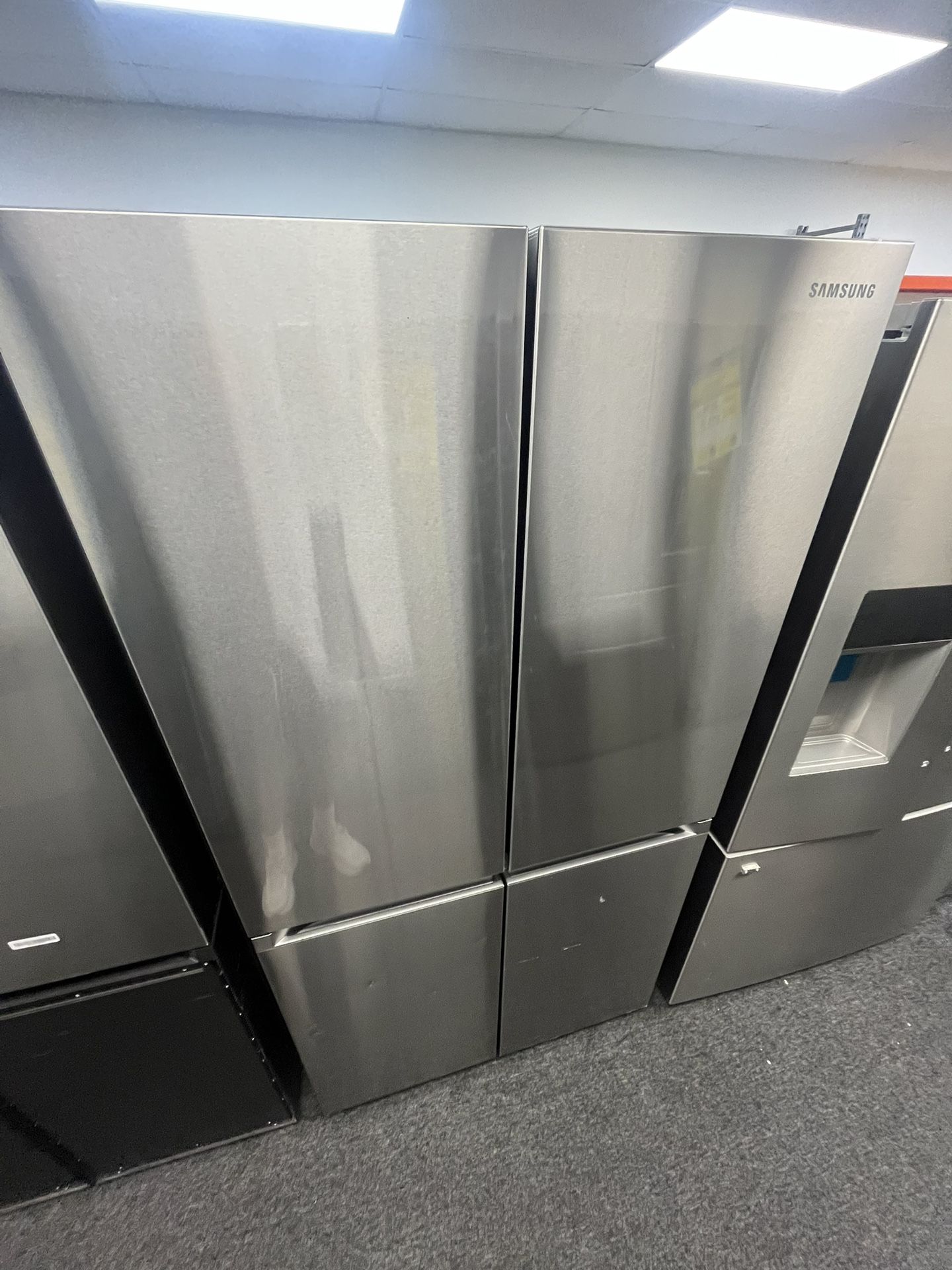(counter depth) Brand new samsung 4 door refrigerator with autofill pitcher 📌 (scratches/dents shown)