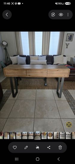Beautiful Acacia Wood Console Table