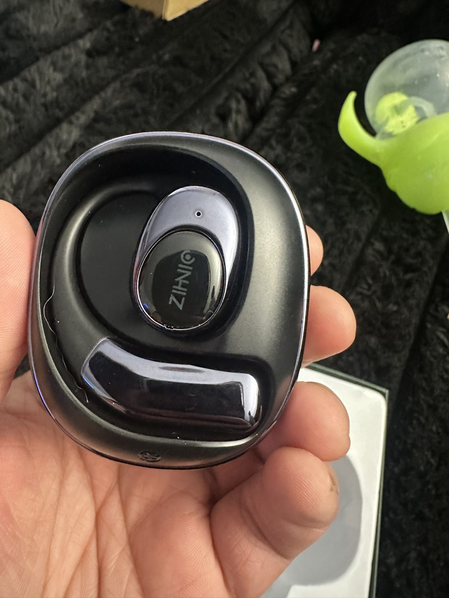 ZIHNIC Wireless Headphones.