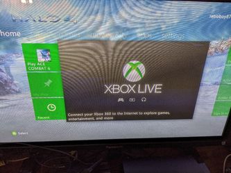 Xbox 360 E with Controller