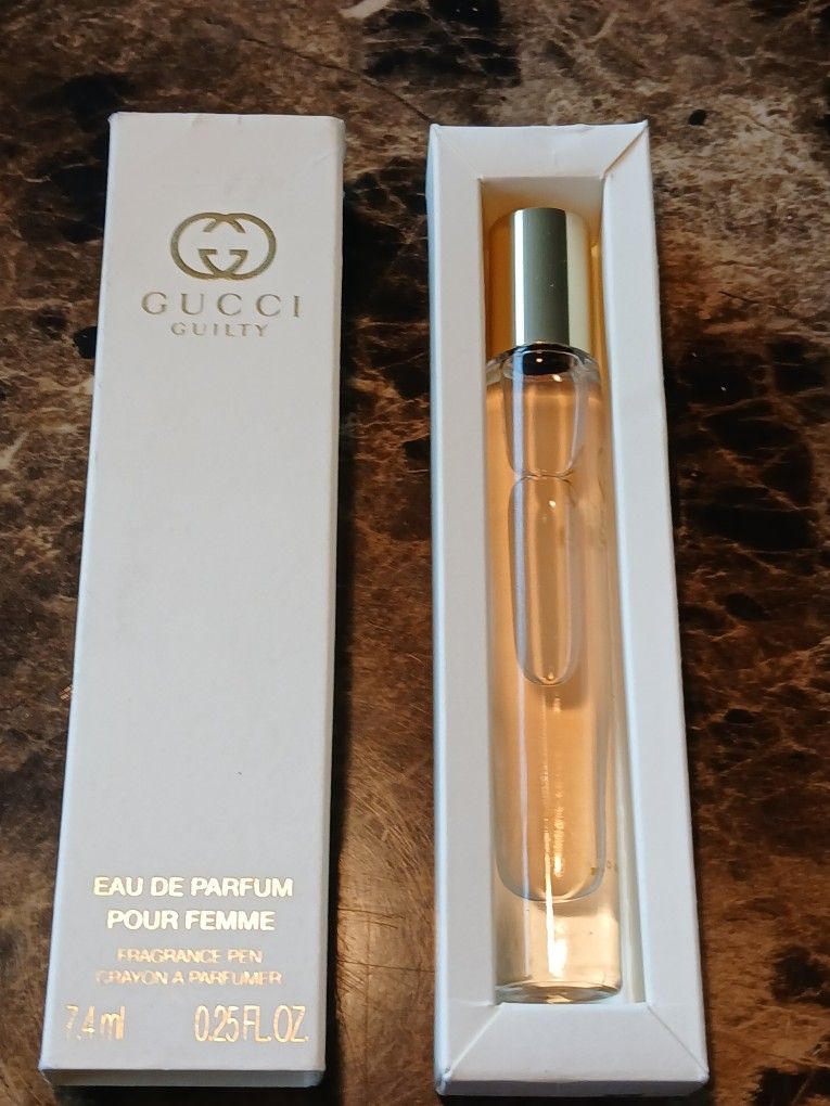 Great Price! NEW IN BOX Gucci Guilty Pour Femme EDP Rollerball 0.25oz /7.4ml
The Gucci Guilty Pour Femme EDP Rollerball is a luxurious travel-sized