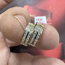 14K Solid Gold Hoops For Wedding CUBIC ZIRCONIUM STONES 2.3Gr