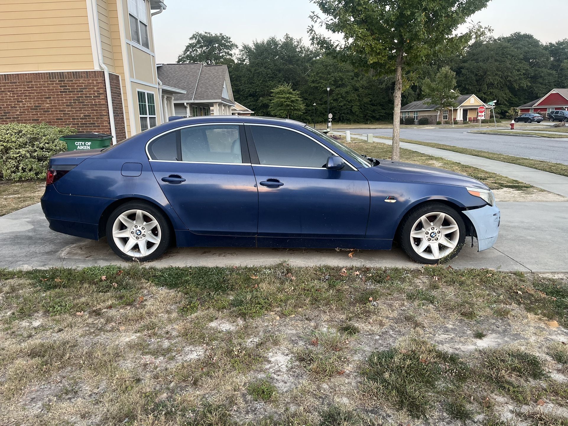 2004 BMW 525i