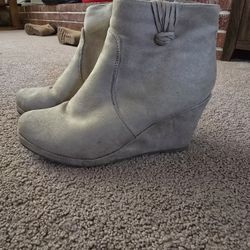 JG sz 10 Suede Wedges