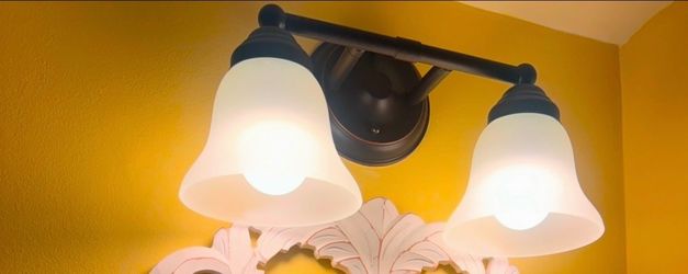 Bathroom light fixture