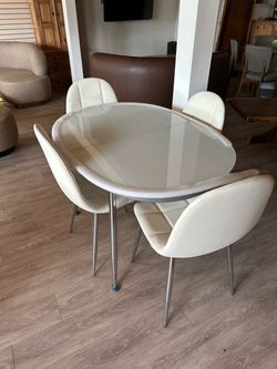 Extended Glass Top Dining Table with 4 Chairs - Seats 4-6