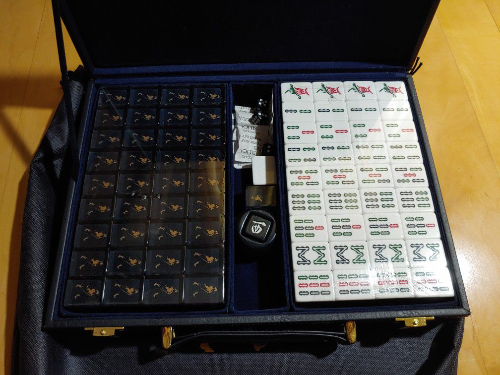 Johnnie Walker Blue Label Limited Edition Mahjong Tile Set for