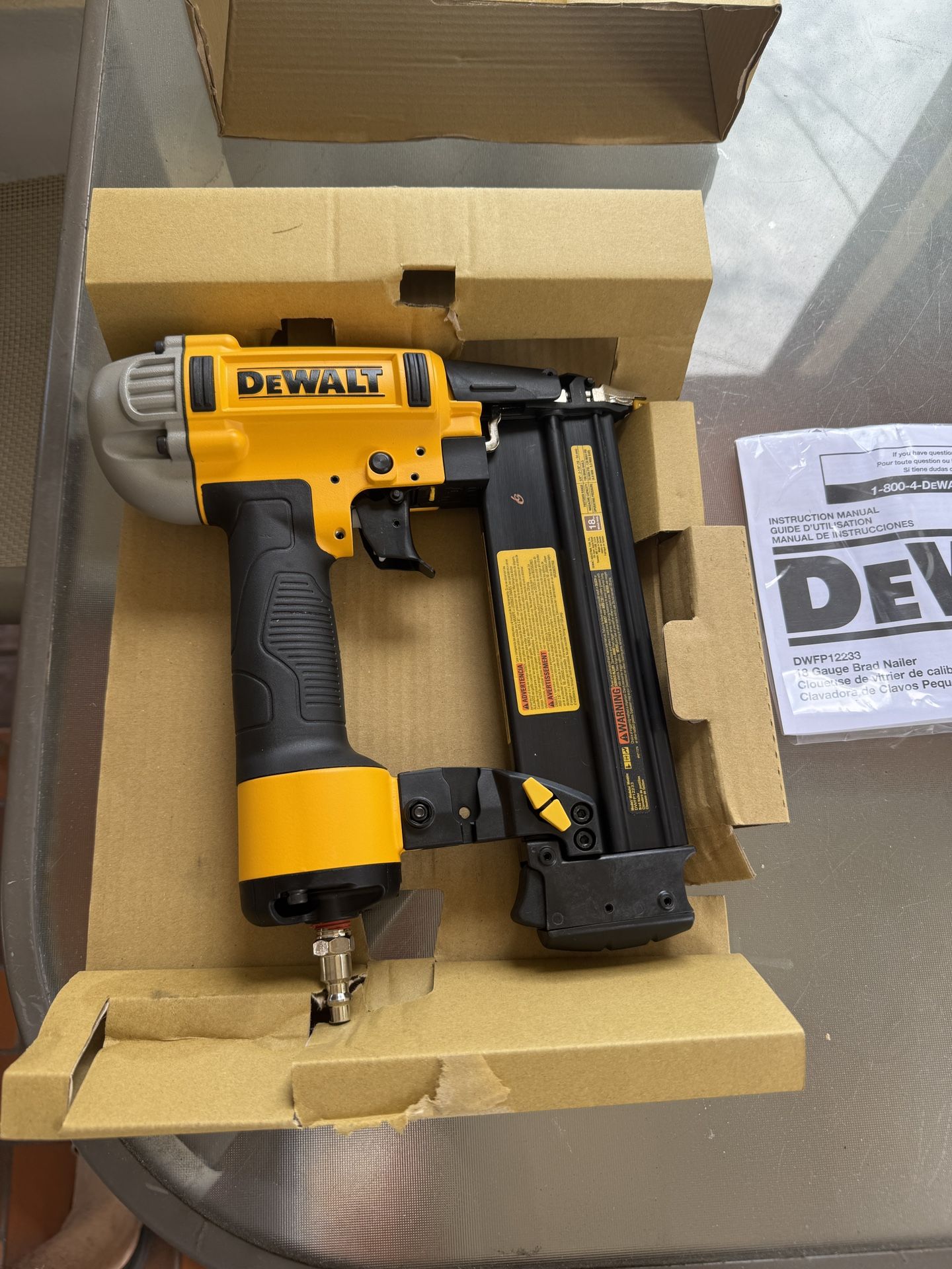 18-Gauge Pneumatic Brad Nailer