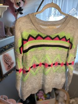 Women’s Neon Sweater 