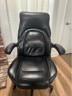 LazyBoy Leather Executive Chair  w/ Premium wheels