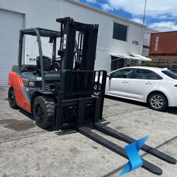2019 Toyota 8FD35U - 7000 Lbs  Diesel Forklift w/Triple Mast & Sideshift
