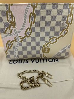 Shop Louis Vuitton 2023-24FW Louis Vuitton ☆M81412 ☆Toiletry Pouch On Chain  by aamitene